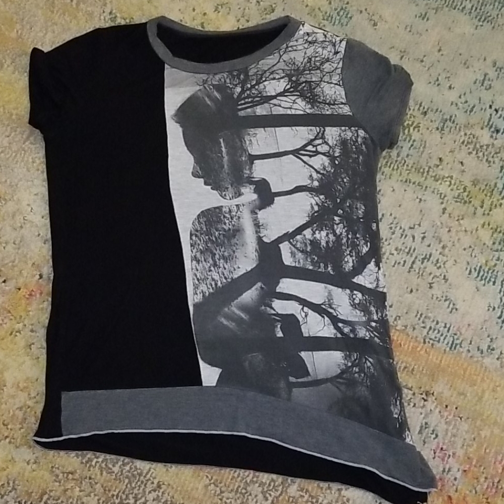 Black, white & gray art style tshirt